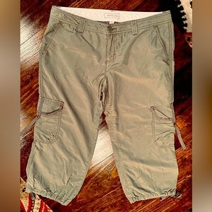 EUC Cropped Cargo Capris